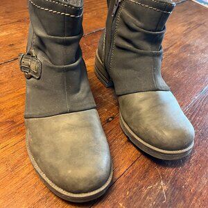 Ankle Boots by Earth Origins, size 7